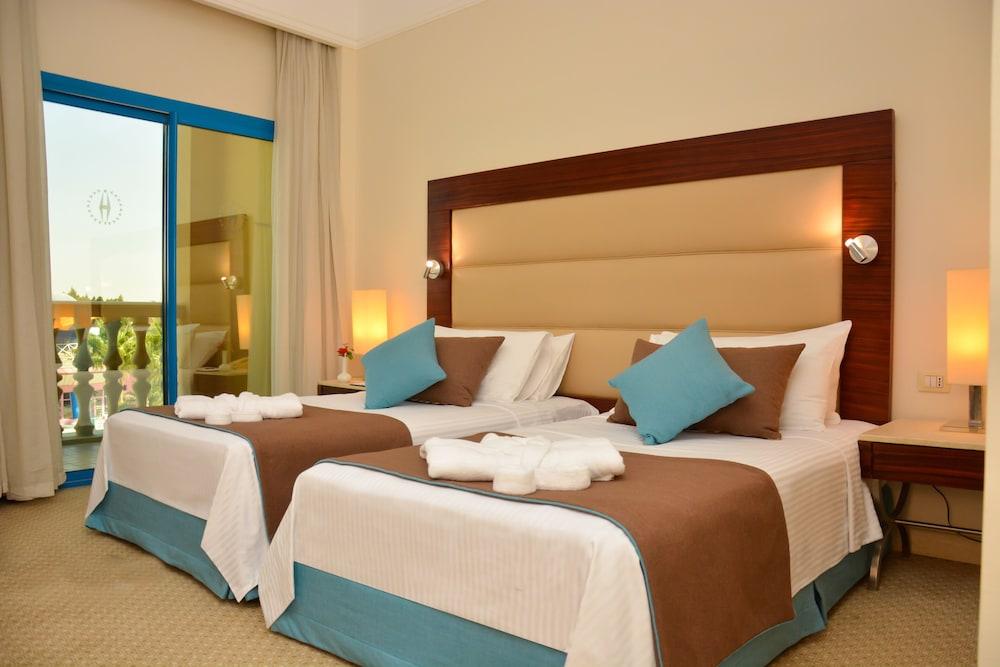 梦境赫尔南国际酒店 6th of October City 外观 照片 A room at the hotel