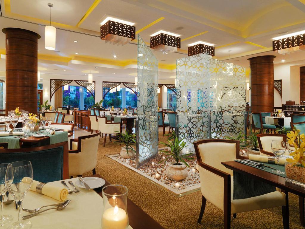 梦境赫尔南国际酒店 6th of October City 外观 照片 The restaurant at the hotel
